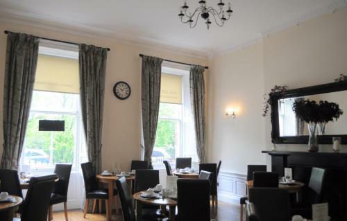 Hostal Queens Guest House