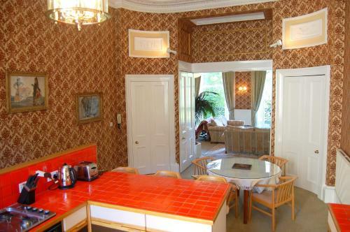 Regent Terrace Apartment