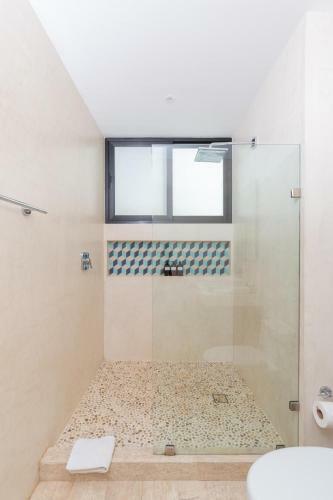 Central Park 1 Br Condo Spa Pool Gym Wifi
