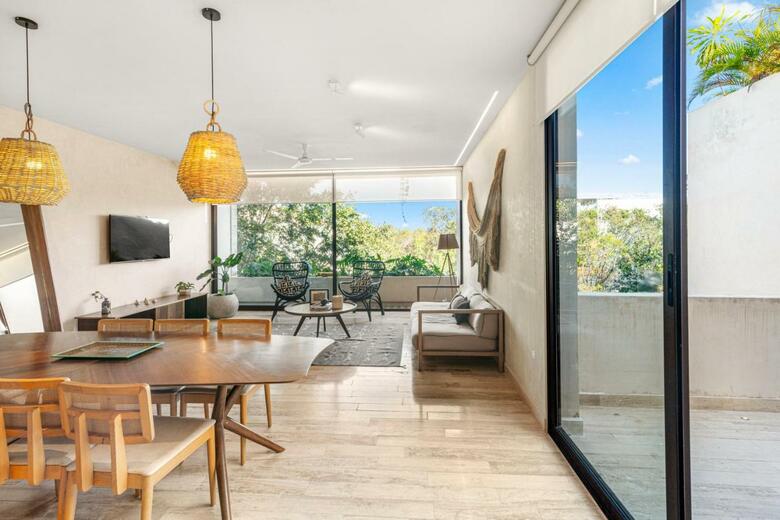 307 Amazing Jungle View Apartment.