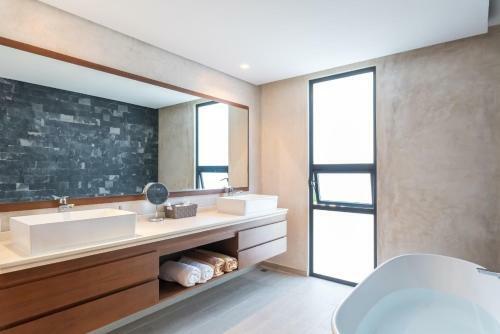 Luxury Two Bedroom Apartment At Panoramic