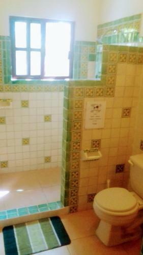 Spacious 2 Bedroom Apartment + Pool
