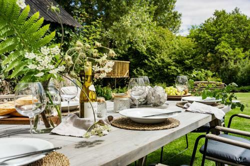 Weeke Brook - Quintessential Thatched Luxury Devon Cottage