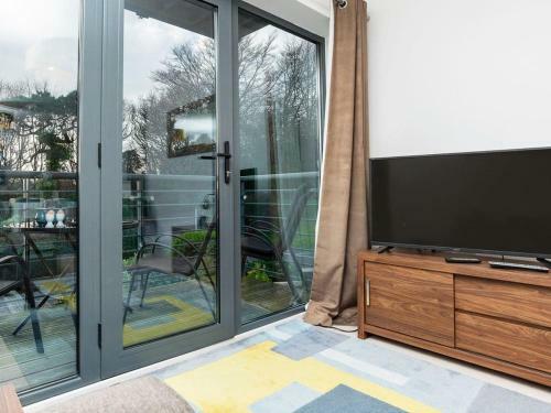 3 Waterwheel Apartment