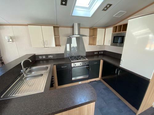 8 Berth Caravan Skegness Golden Palm Resort