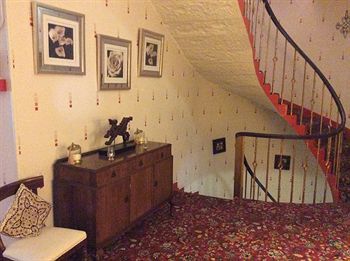 Hostal Caravel Guest House