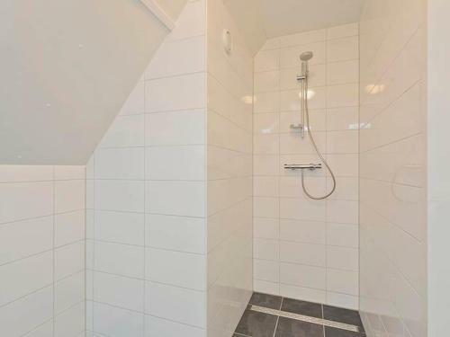 Modern Detached Holiday Home A Stone's Throw From The Beach