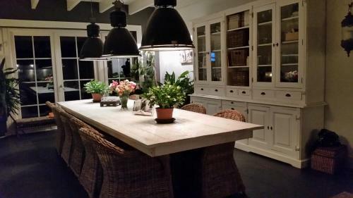 B&B Van Hunebed Naar Jullie Bed