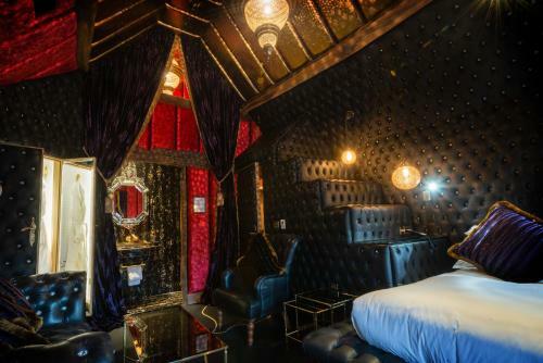 Hotel Crazy Bear Beaconsfield