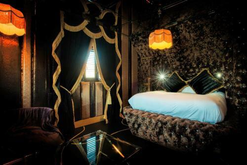 Hotel Crazy Bear Beaconsfield