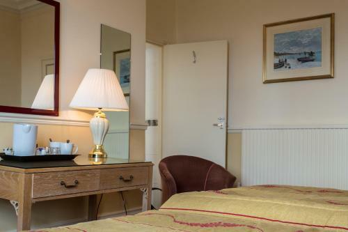 Clifton Hotel