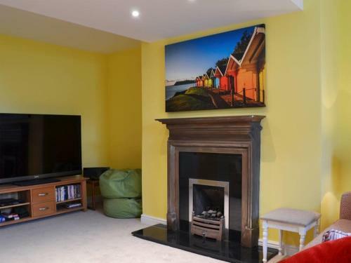 Twin Bays House