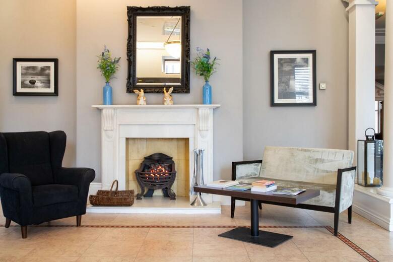 The New Southlands Hotel
