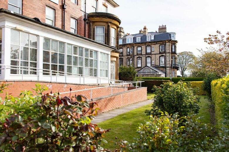 The New Southlands Hotel