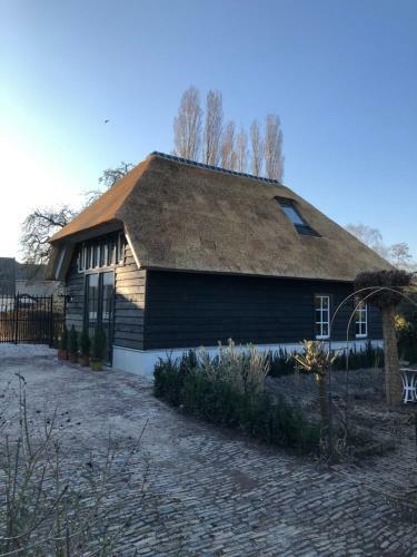 Bed & Breakfast De Heeren Van Tuil