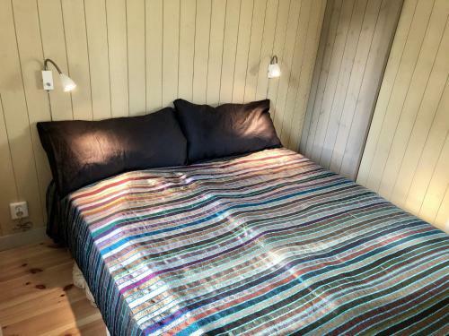 Mysig Nybyggd Stuga N�ra Hav Och Natur