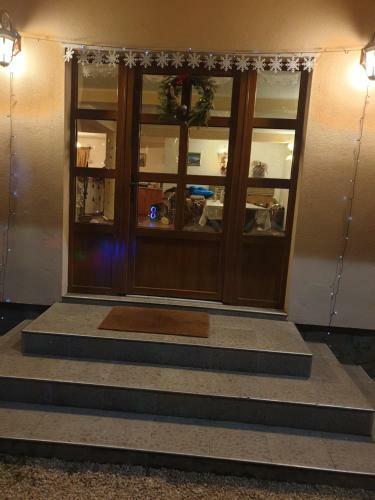 Hostal Pensiunea Bradul,moieciu de Sus