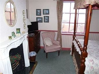 Hostal Tall Storeys