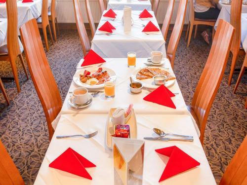 Hotel Mehfil - Heathrow