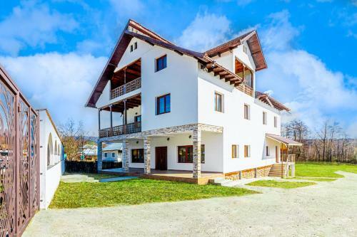Hostal Pensiunea Day & Deny