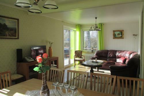Villa Holiday House On Riverside
