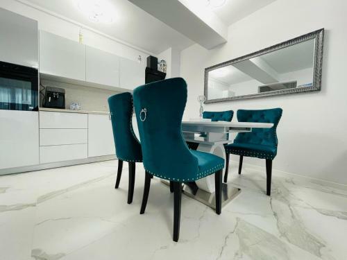 Gray Apartment Mamaia Nord