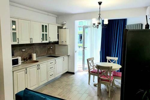 Apartamento Endless Summer Complex Alezzi
