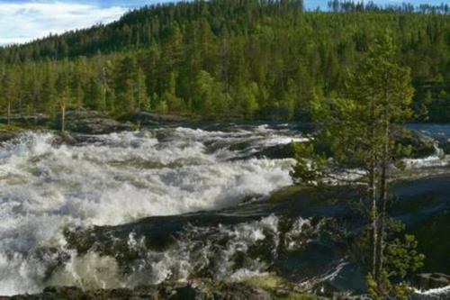 Villa Spacious House Beside A Lake In Swedish Lapland