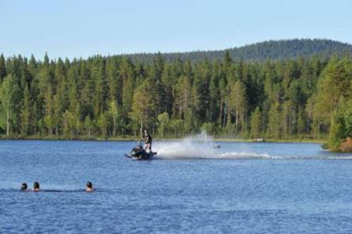 Villa Spacious House Beside A Lake In Swedish Lapland