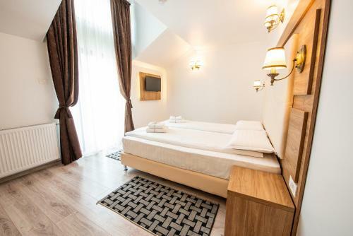 Hostal Pensiunea Carul Cu Flori