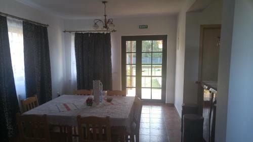 Hostal Pensiunea Casa Vanatorului