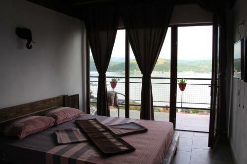 Hostal Sus Pe Deal La Red