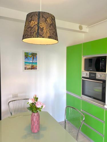 Nikolas Summerland Apartments
