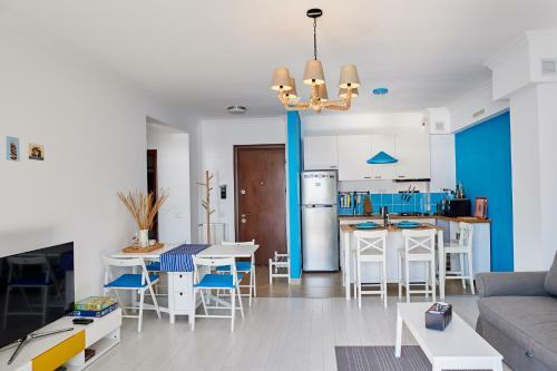 Sailing Lake Mamaia Apartment