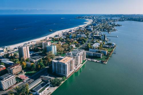 Oasis By The Lake - Solid Residence Mamaia Apartment