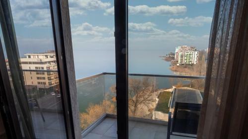 Oasis By The Lake - Solid Residence Mamaia Apartment