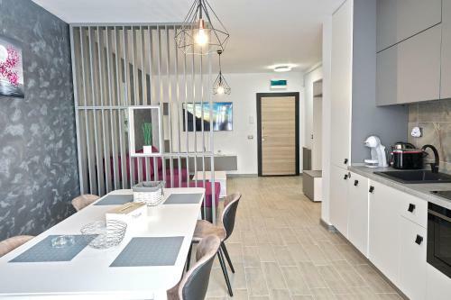 Citadell Sea View Apartment Alezzi Beach Spa N Pools
