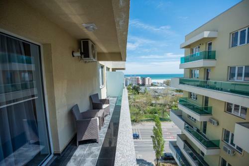 Moonlight Sky Mamaia Apartment
