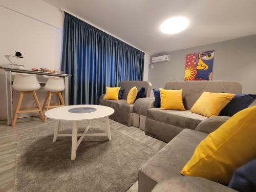 Crys Luxury Apartment By The Sea , First Line