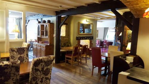Hostal The Walnut Tree