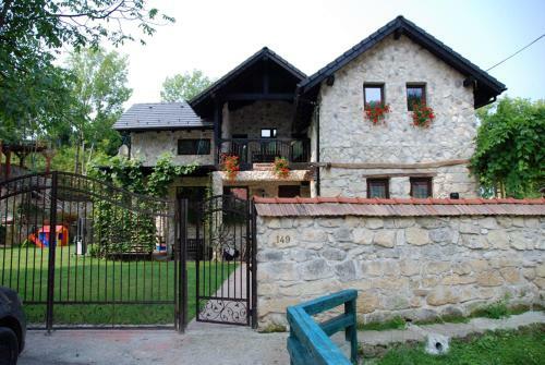 Hostal Pensiunea Casa Dacilor