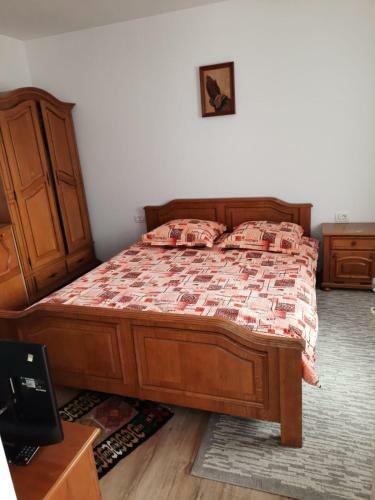 Cabanute Pitoresti Poiana Largului