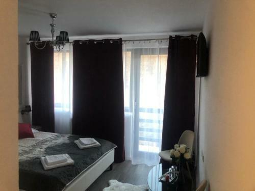 Hostal Perla Muntilor Ponoarele, Padurea de Liliac