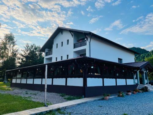 Hostal Pensiunea Teomir