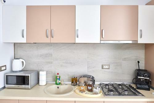 Sunny Apartments Alezzi Beach Resort