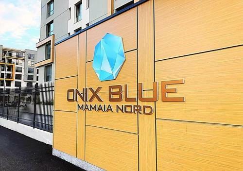 Adams Apartment Onix Blue