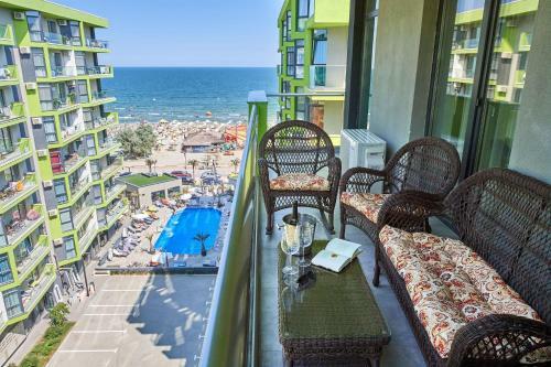 Berlin Luxury Apartment Spa N Pool Alezzi Beach Resort