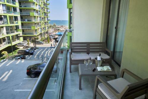 Submarine Apartment Spa N Pool Alezzi Beach Resort