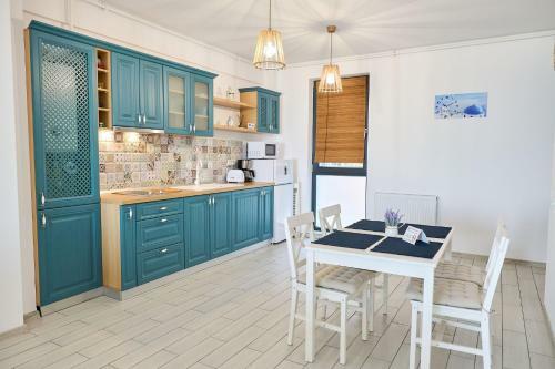 Santorini Apartment Tomis Villa