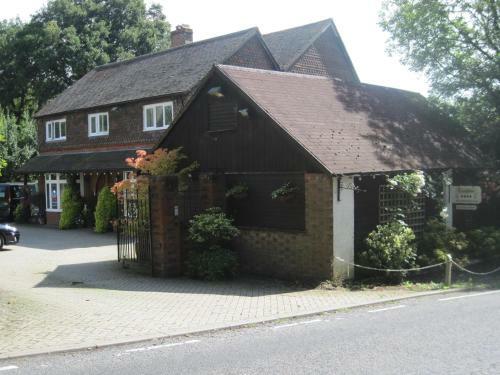 Trumbles Gatwick B&B